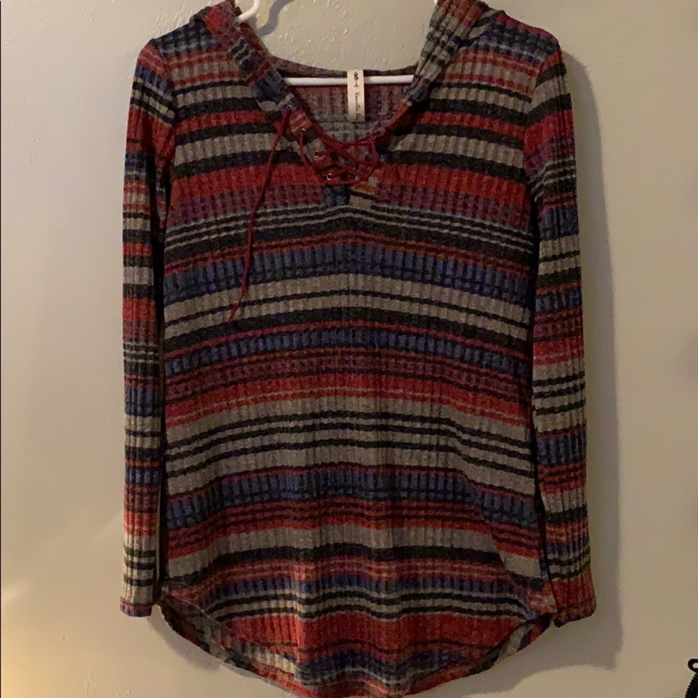 long sleeve, hooded top